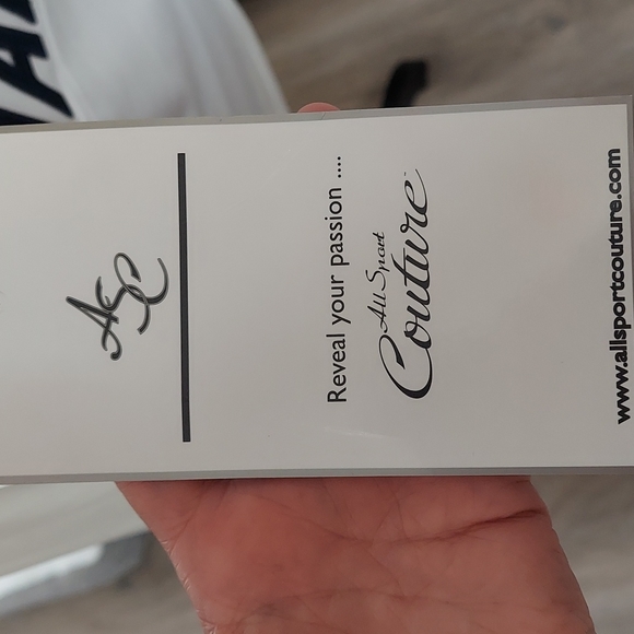 NFL Chargers Football top - Picture 4 of 6